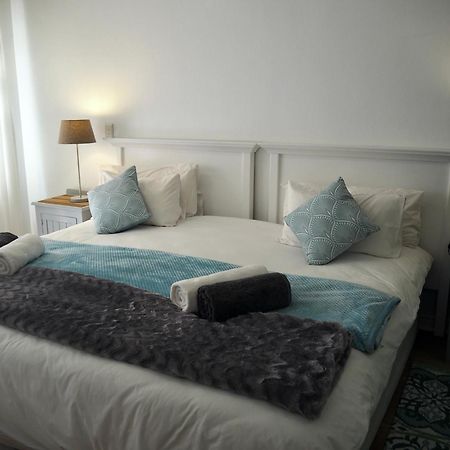 African Breeze Guesthouse Книсна Екстериор снимка