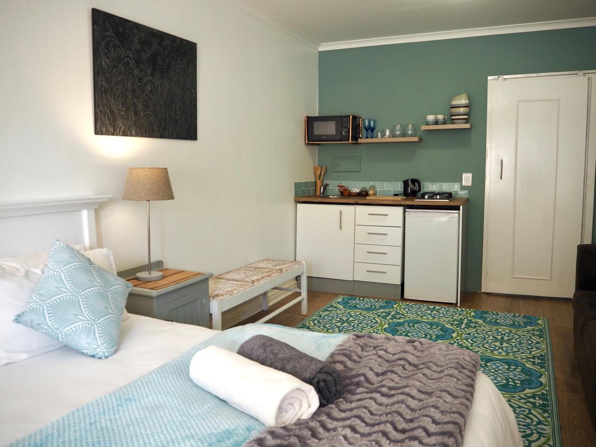 African Breeze Guesthouse Книсна Екстериор снимка