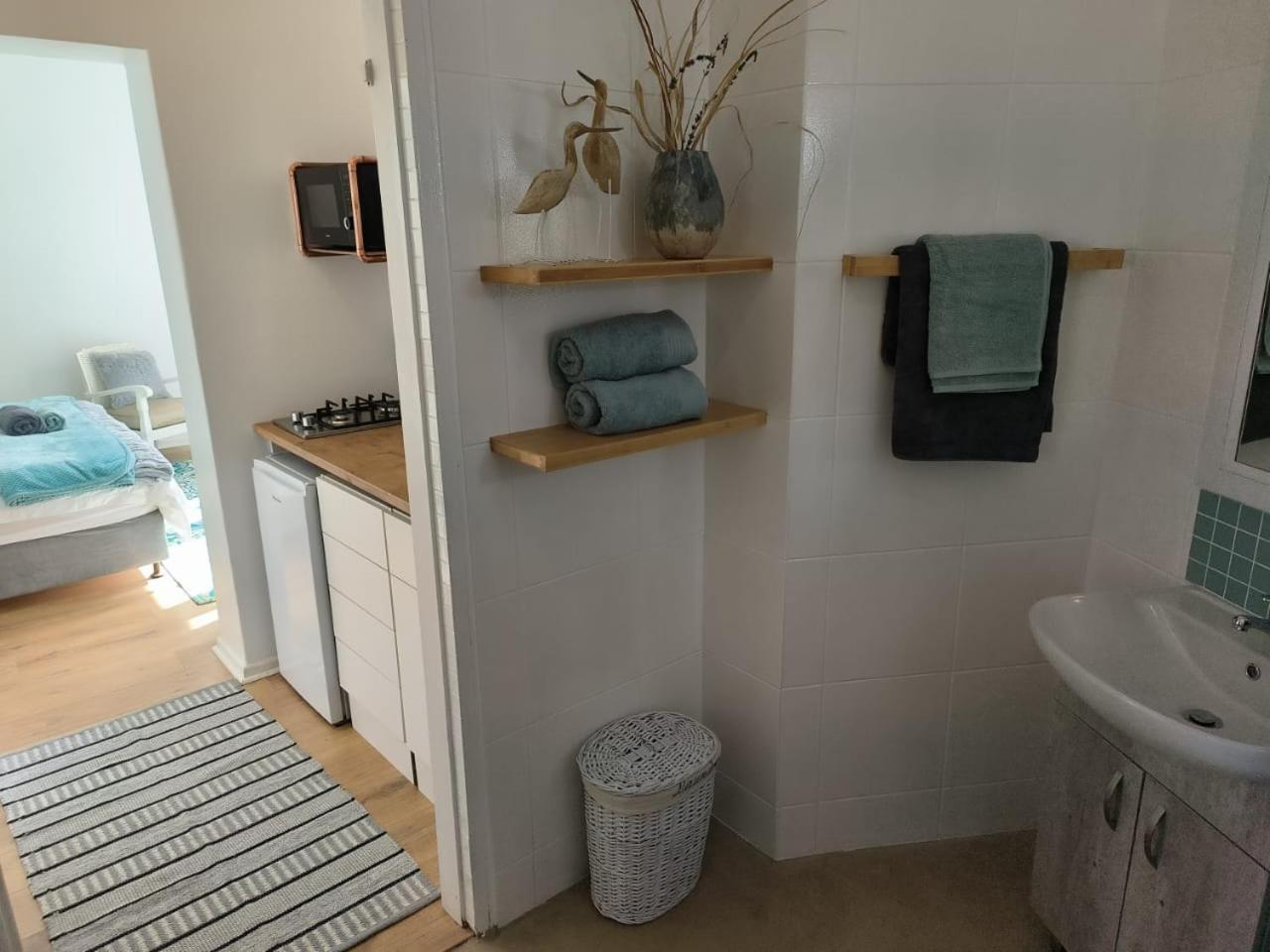 African Breeze Guesthouse Книсна Екстериор снимка
