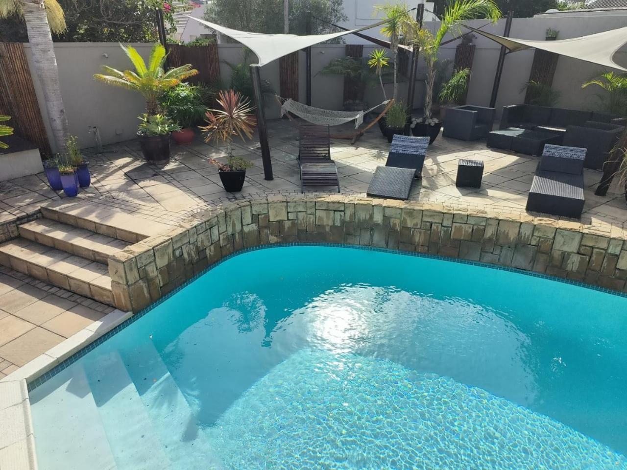 African Breeze Guesthouse Книсна Екстериор снимка