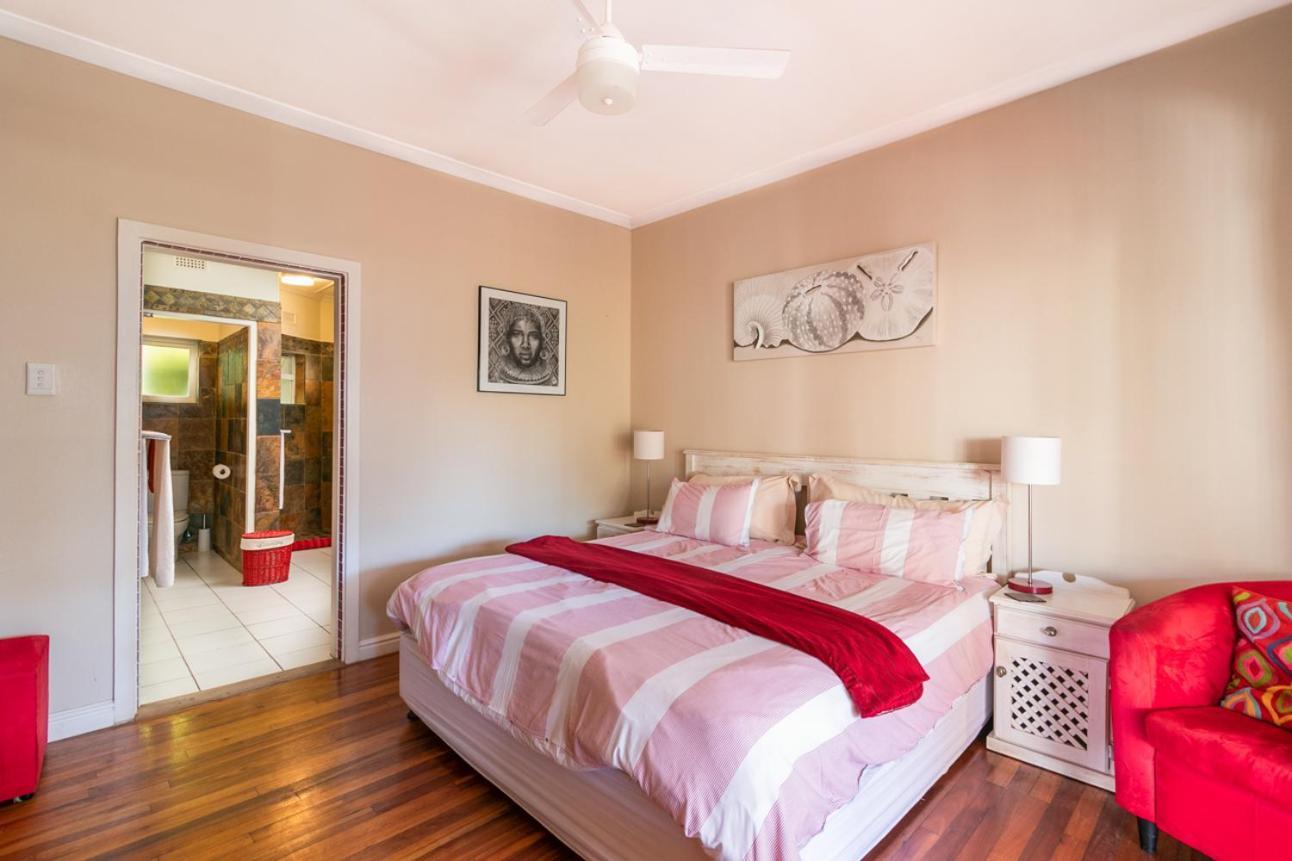 African Breeze Guesthouse Книсна Екстериор снимка