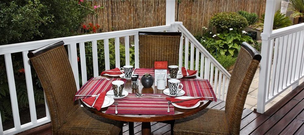 African Breeze Guesthouse Книсна Екстериор снимка